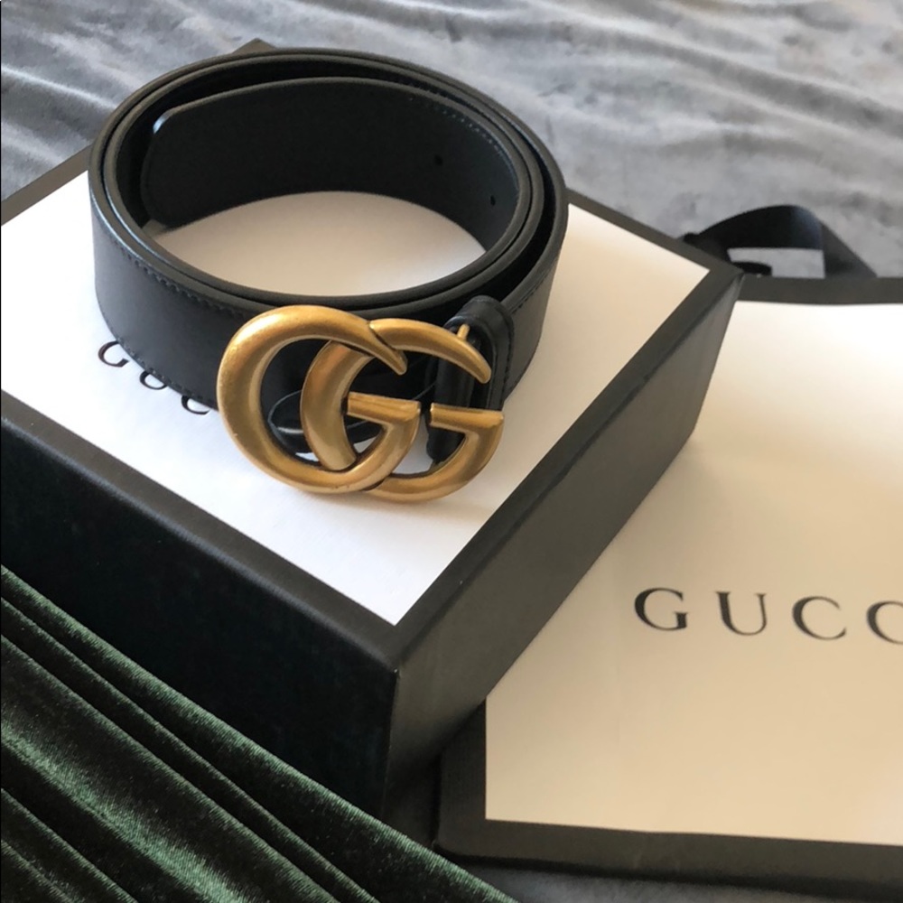 Size 80 Women’s Gucci Double G black Leather Belt